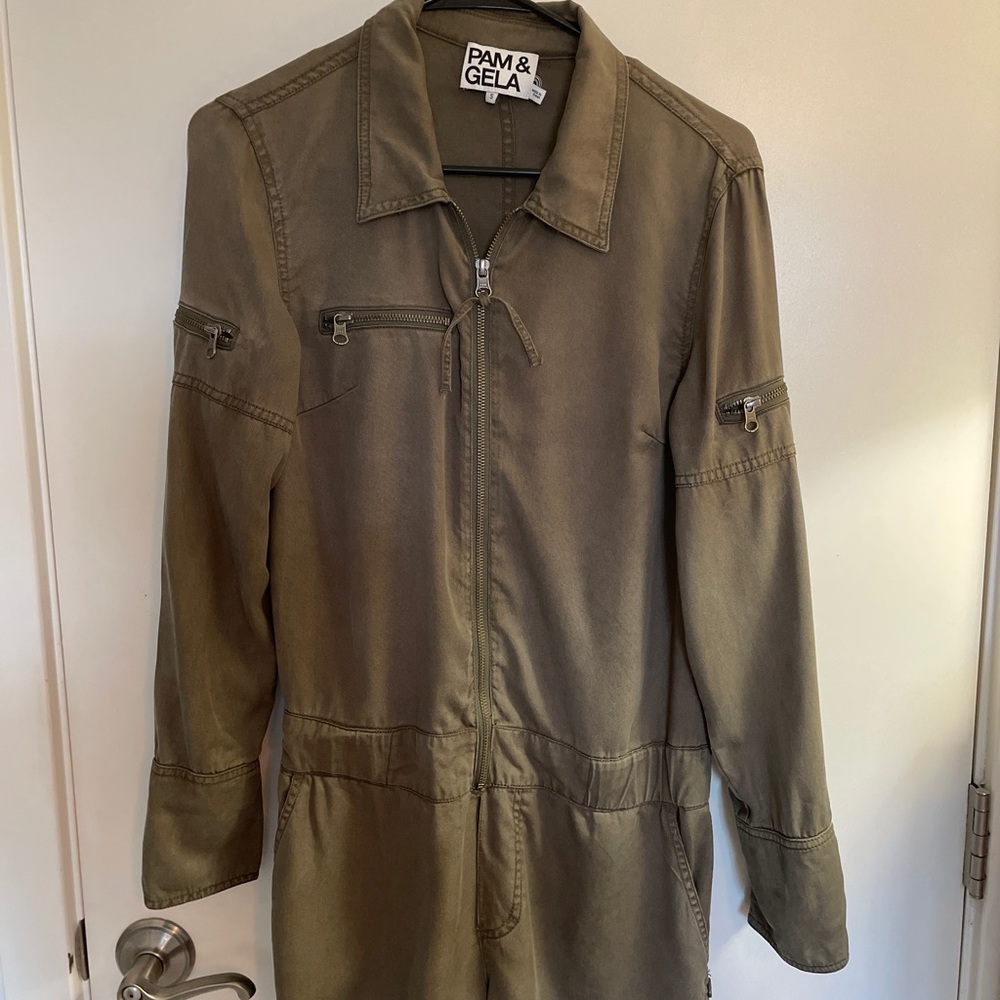 Women's Pam & Gela Romper Size: Small Army Green
